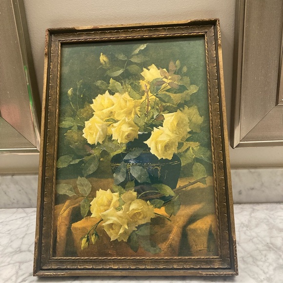 Vintage yellow rose print in wood frame - Picture 3 of 11